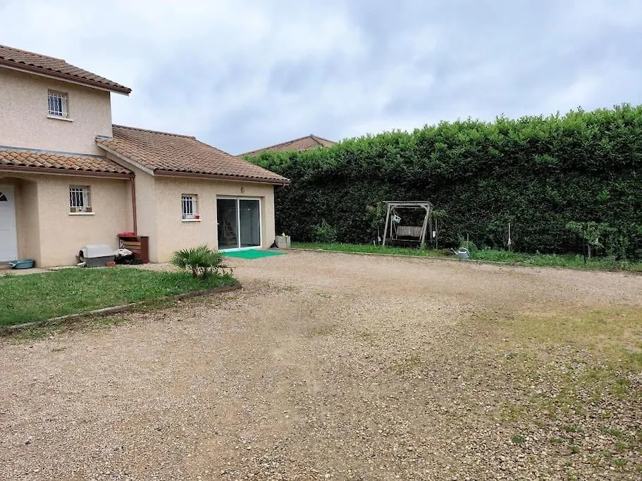 Appartement Studio Garden Parking Airport Eurexpo Groupama Stadium Genas